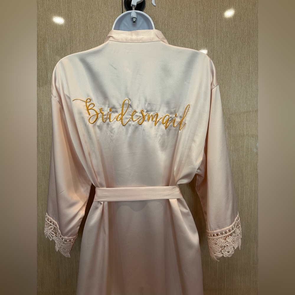 Elegant Bridesmaid Robe Soft Blush Pink Tone Gold Embroidered “Bridesmaid” - Picture 3 of 7